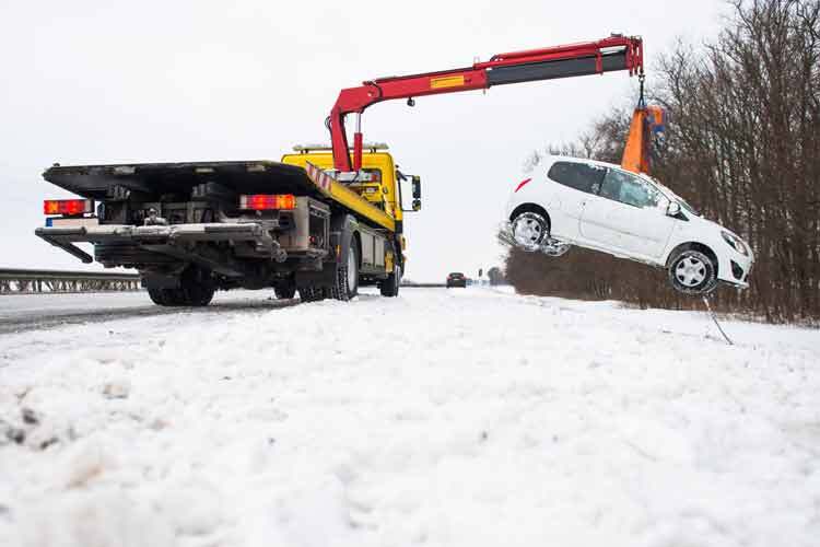nach dem Kfz Unfall mit Abschlepper bergen